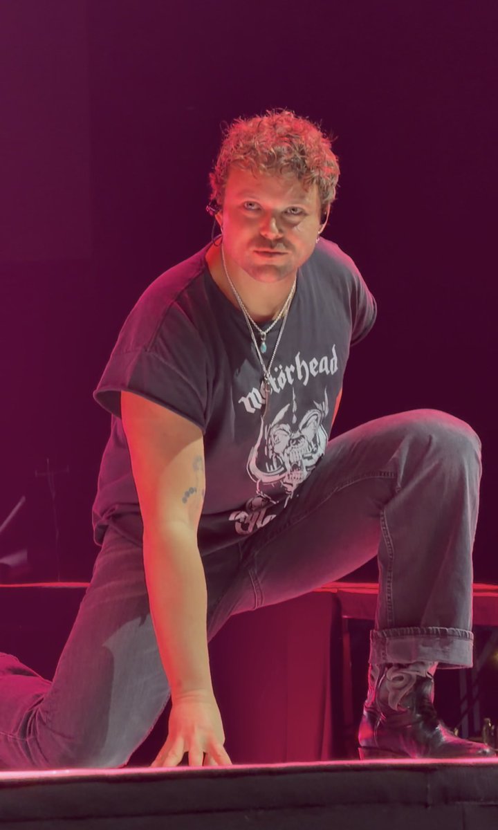 ⭒tri⭑ is a star 卌 tweet media