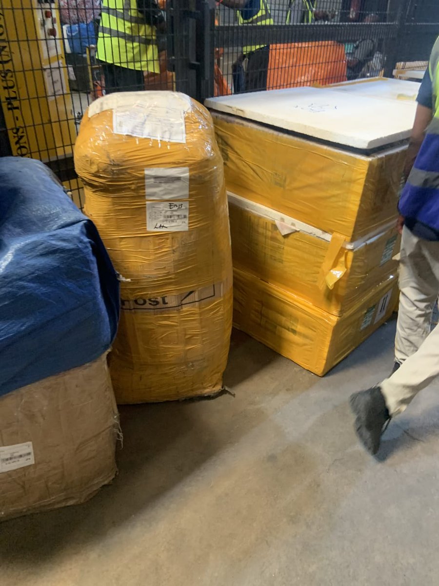 Tunnex_Cargo's tweet image. Exporting goods from Nigeria? 🌍📦

TUNNEX CARGO NIGERIA LIMITED handles your shipping, documentation &amp;amp; delivery worldwide.

✔ Air &amp;amp; Sea Freight
✔ Door-to-Door Delivery

📞 +234 8029269277
🌐 tunnexcargo.com

#ExportFromNigeria #Logistics #FreightForwarding