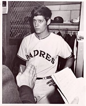 FCIty24604's tweet image. 7/21/70: I understand why Gomez took out Clay Kirby for a PH in the bot. of the 8th (2 outs, no one on) with him due up &amp;amp; SD behind NYM 1-0. However, Kirby was in the midst of pitching a no-hitter (8 IP, 0 H, 1 R, 1 ER, 5 BB, 4 SO). I wish he had stayed in the game. SD lost 3-0.