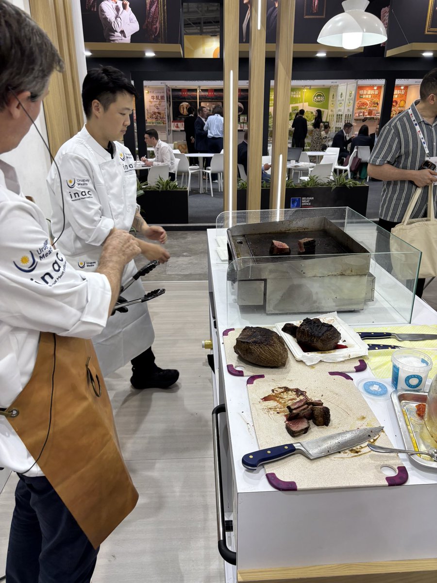 Embajada del Uruguay en Vietnam y Singapore tweet media