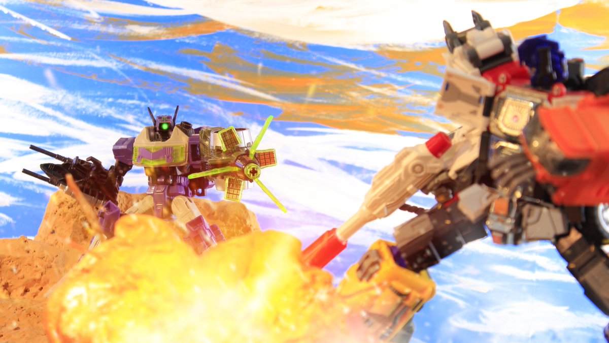 ChrisJAAMmmmm's tweet image. OPTIMUS PRIME VS SHOCKBLAST!

#transformers #optimusprime #maccadam #maccadams