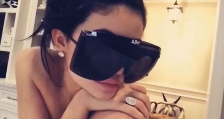 BirkinAura's tweet image. if it’s not love i can’t see it because i’m #tooblessed #dontcare #waytoosexy