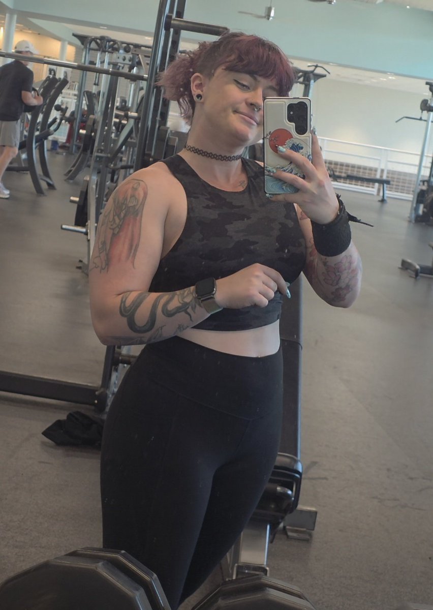 Jess (muscles💪) tweet media