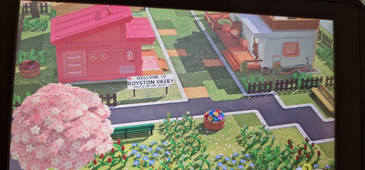 capsbffel's tweet image. The fenced league neighbourhood is now signposted #amen