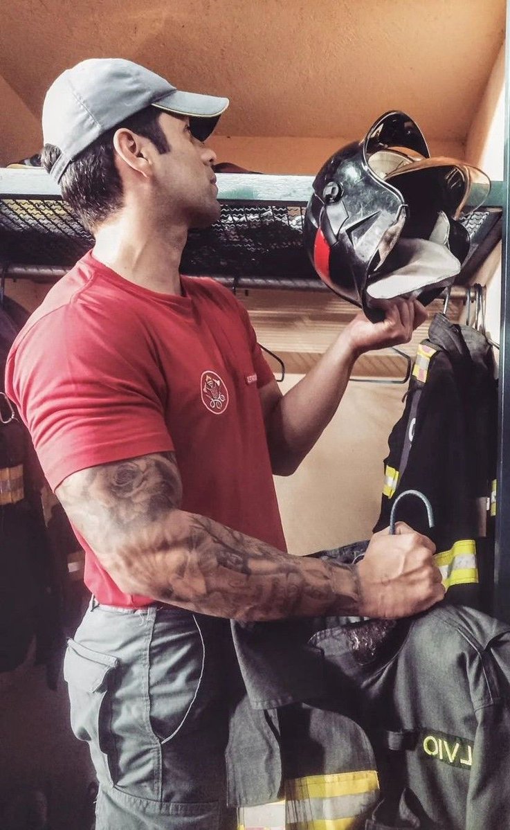 Masterwolftfs's tweet photo. He’d always wanted to be a firefighter, so he saw the job listing, he couldn’t help but apply. Little did he know, they had ways to turn the new hire candidates into ideal firefighters, as he was conditioned and transformed into Petey, the best firefighter in the city. https://t.co/tH7iACpk5r