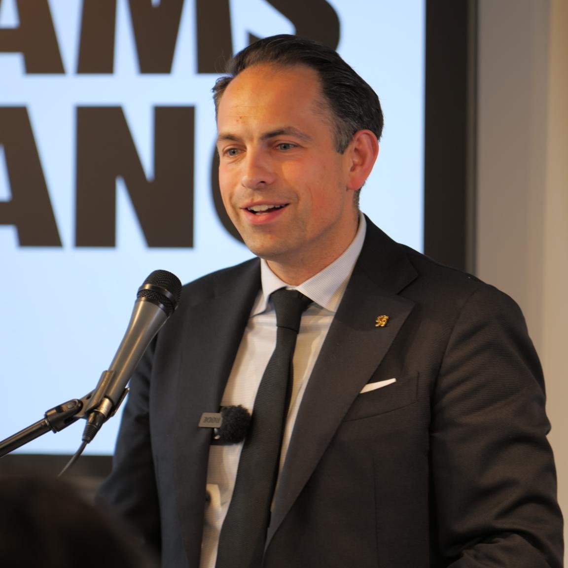 tomvangrieken's tweet image. Een hele eer om prof. dr. Mark Elchardus te mogen verwelkomen voor een bijzonder boeiende lezing over de gevaren van de juristocratie en de verdediging van de democratie, op uitnodiging van de studiedienst #VIBES van het @vlbelang.