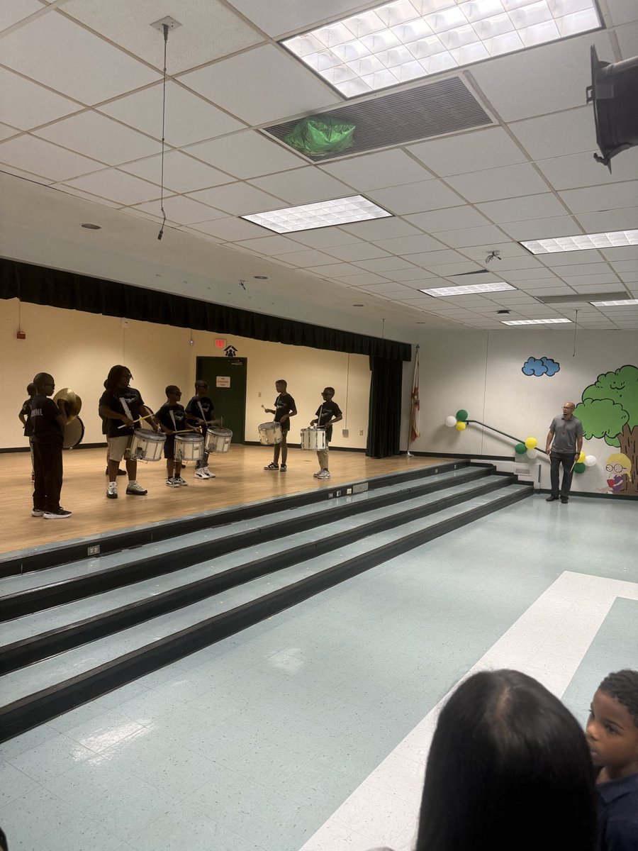 Dillard Elementary tweet media