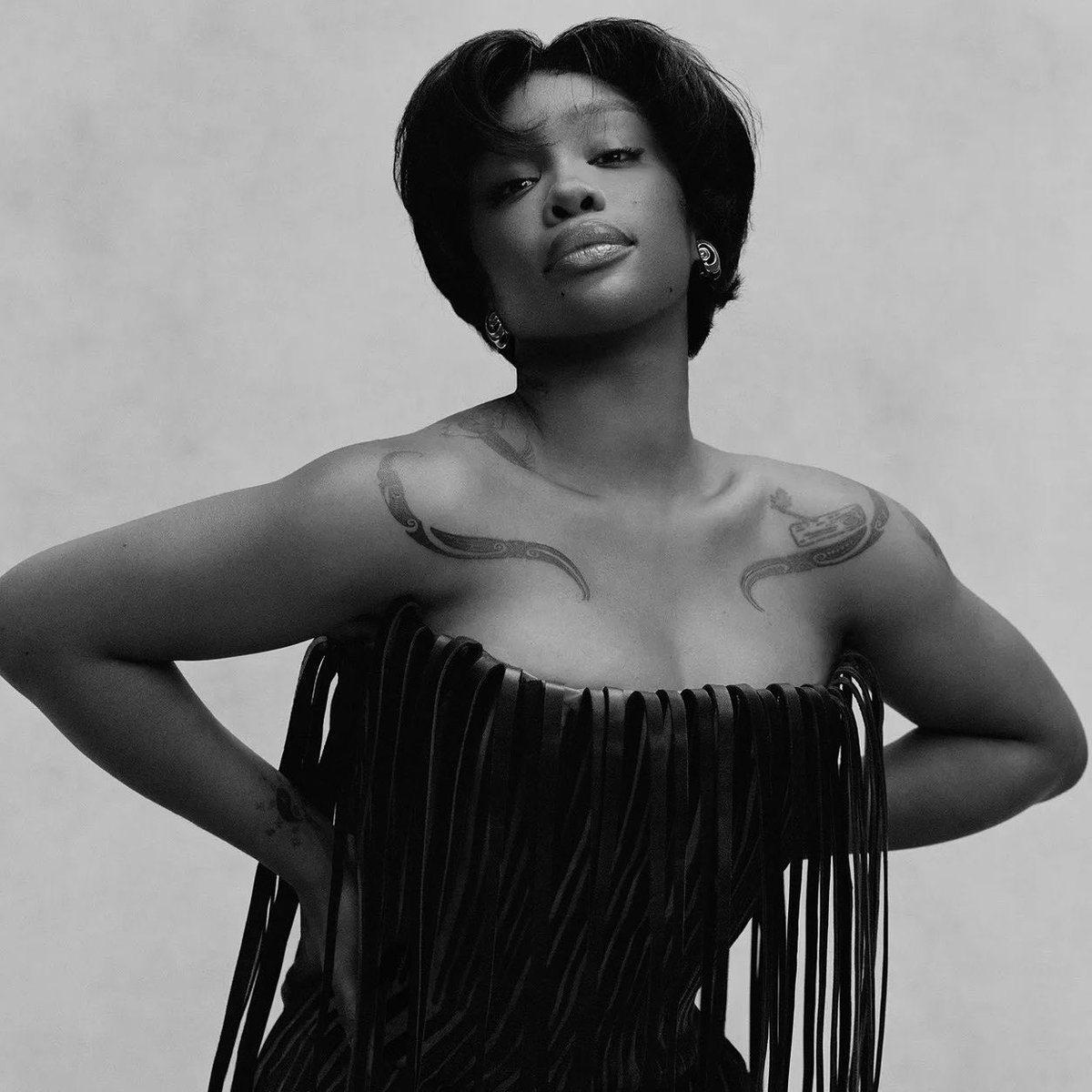 Rihanna Navy Brasil tweet media