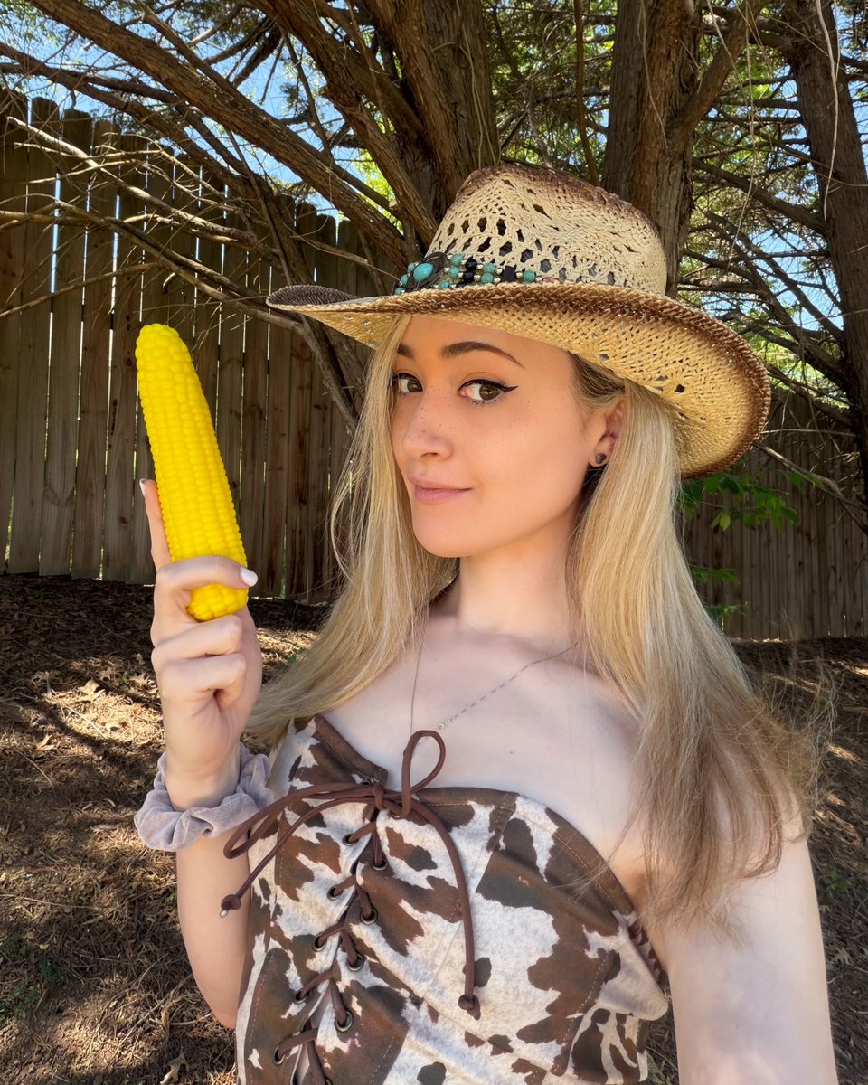 Michelle Otter 🏳️‍⚧️🦦 tweet media