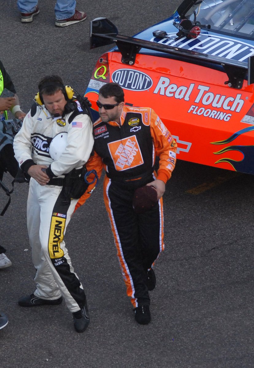 rebilasphoto's tweet image. 19 years ago today @TonyStewart was a terror to #NASCAR officials during qualifying for the 2007 Subway Fresh Fit 500 at @phoenixraceway  😂

📸 @rebilasphoto
