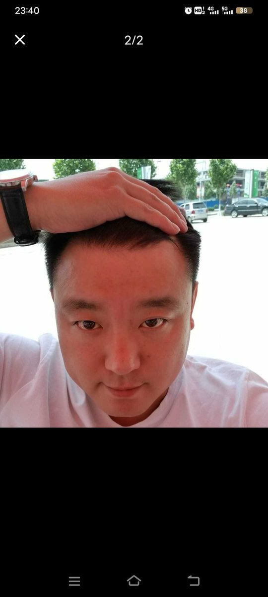 今天体验了被狠狠的扇耳光子那个感觉既害怕又刺激，又体验了第一次喝圣水，还好是没味道可以接受。最可惜的是吃了两小时他没射，可能他第一次玩男奴的事吧！不过今晚我很开心