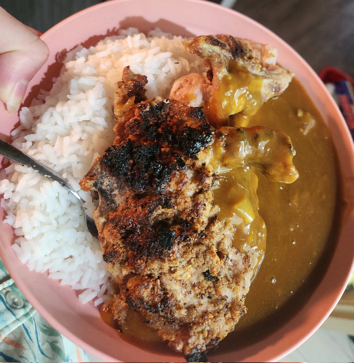 silverleecams's tweet image. Hey @ japanese twitter / X, I made pork katsu curry for the first time!

I got Vermont curry base (mild) from an Asian grocer. The kind that looks like chocolate lol. 

I must say, your curry tastes VERY similar to American brown gravy!

How'd i do? #cooking #food #japan #dinner