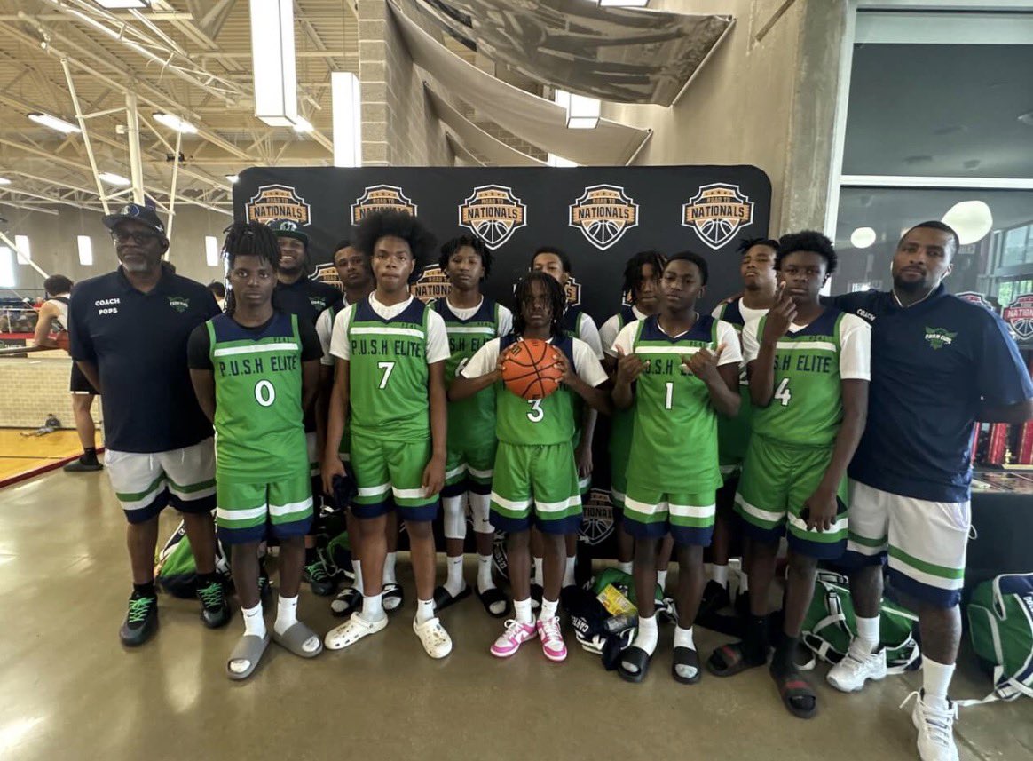 DavinLott14's tweet image. popup.doublegood.com/s/w72f8q9s help and donate so we can make it to New Jersey #agtg #basketabll #ncaa #kyrie #nba