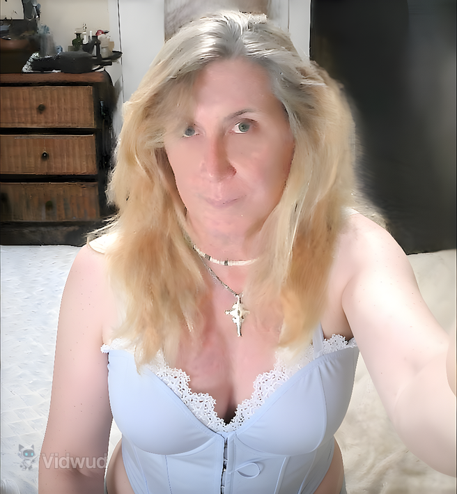 SharoneBingham's tweet photo. I think I would like to be a REFORM candidate as I'm not CD or trans, but I do look female, &amp; get frightened by poeple that don't like what they think I am.!
Oddly I don't have any LGBT friend that have ever text or phone me, I have gone to Gay-LGBT bars &amp; clubs all my life. https://t.co/pfCc6HlRKK