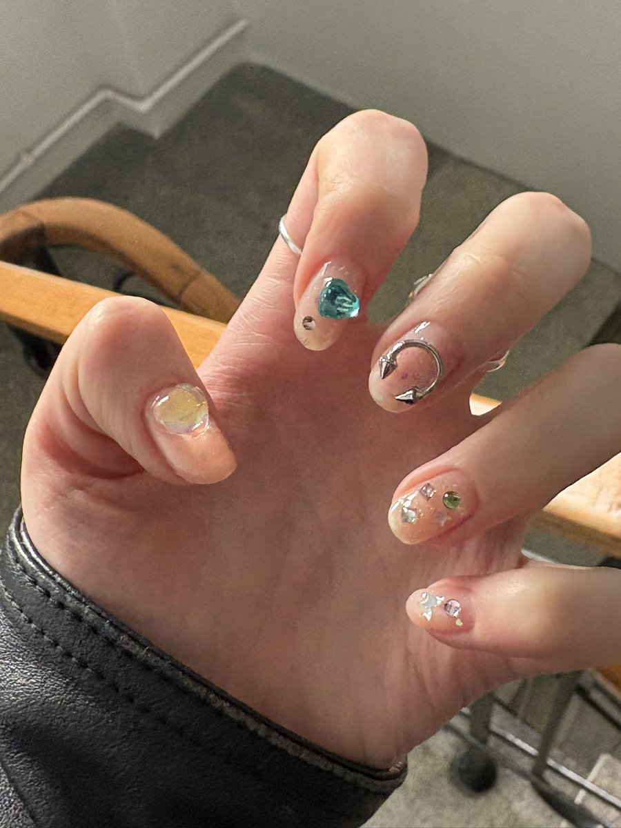 blonc ౨ৎ tweet media