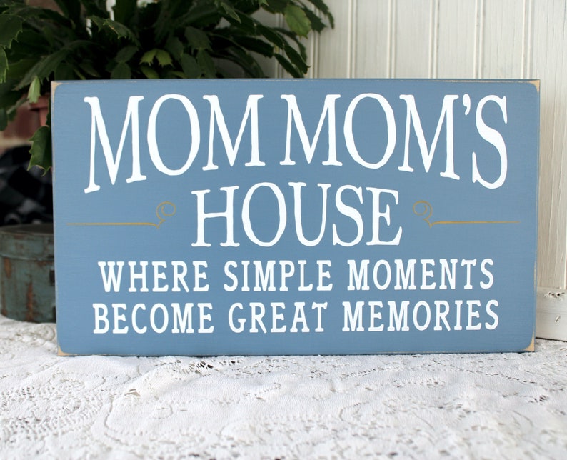 CountryWorkshp's tweet photo. Mom Mom's House #Personalized Sign Grandmother Gift #MothersDay Gift #CustomSign Family #smilett23 #memories https://t.co/pyaJbcfopg via @Etsy https://t.co/doPZxNnygp