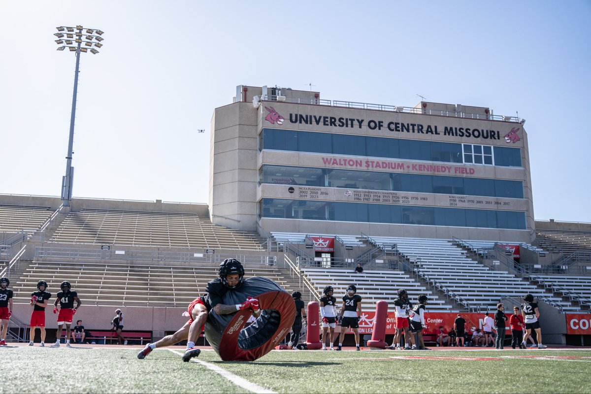 UCMFootballTeam's tweet photo. Daily habits https://t.co/OsLtQOKSj2