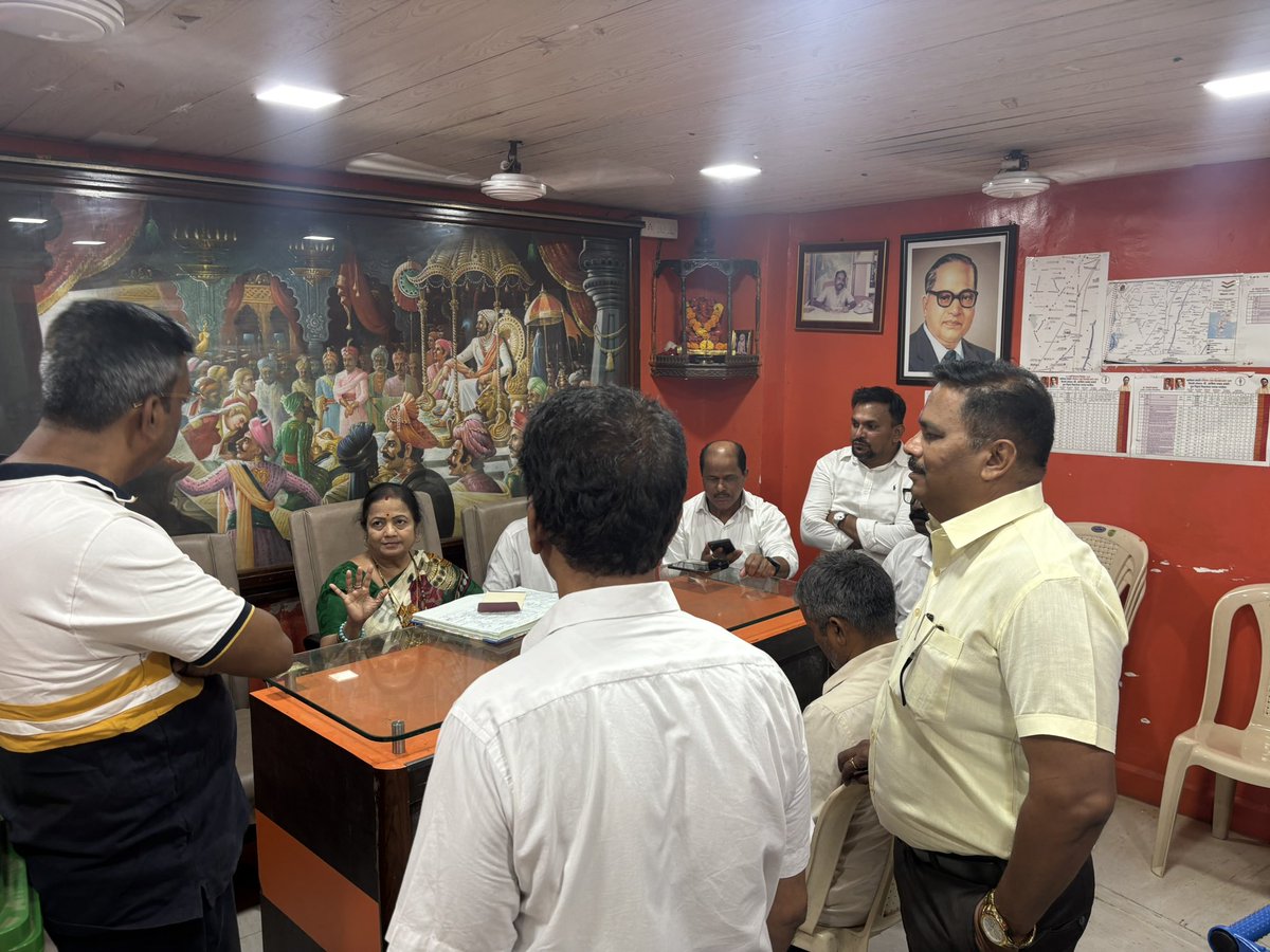 KishoriPednekar's tweet photo. विकासाचा पाया म्हणजे जनसंवाद; वॉर्ड १९९ मध्ये नागरिकांच्या भेटीला...

#Jansamvad #PublicTrust #PublicInteraction #Ward199 #MumbaiDevelopment https://t.co/yuqcvT53IN