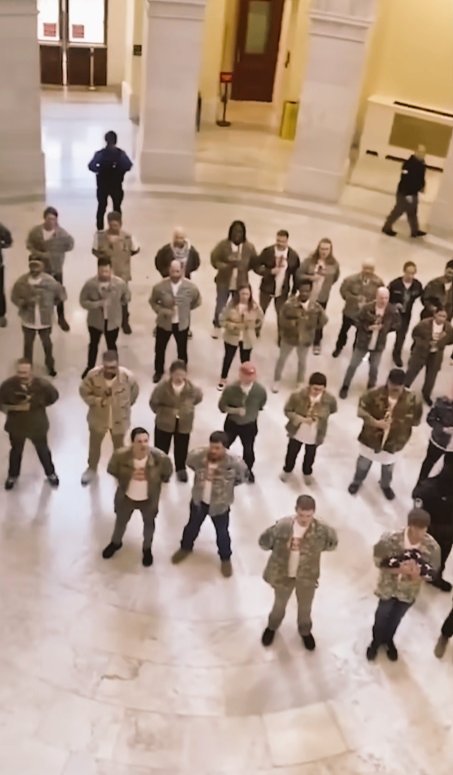 SapienAssassin's tweet image. 🚨 BREAKING NEWS 🇺🇸
Numerous combat veterans have just been arrested for protesting the war inside the Capitol.

Keep in mind: @realDonaldTrump pardoned those who assaulted it violently...

Okay, see ya at the midterm ballots.
#amwriting #IranWar‌ @WhiteHouse