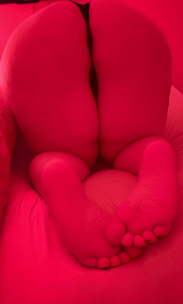 Velvet || FREE 0F tweet media