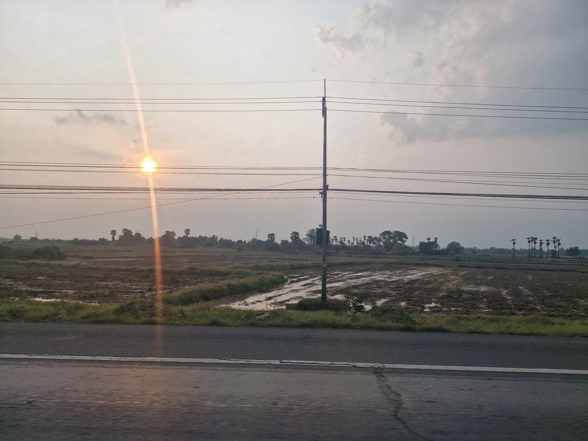 alone 😔 tweet media