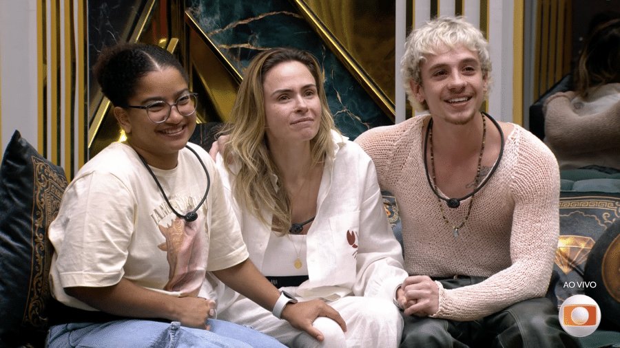 RadarBig's tweet photo. 🏆 #AnaPaulaCampeã — 77,5%
🔹 Voto único: 76,3%
🔹 Voto da torcida: 77,0%

🥈 #MilenaCampeã — 20,2%
🔹 Voto único: 21,6%
🔹 Voto da torcida: 20,0%

🥉 #JulianoCampeão — 2,3%
🔹 Voto único: 2,1%
🔹 Voto da torcida: 2,0%

( #BBB26 #FINALDOBBB26 #REDEBBB ) https://t.co/AEmpbhTjUI