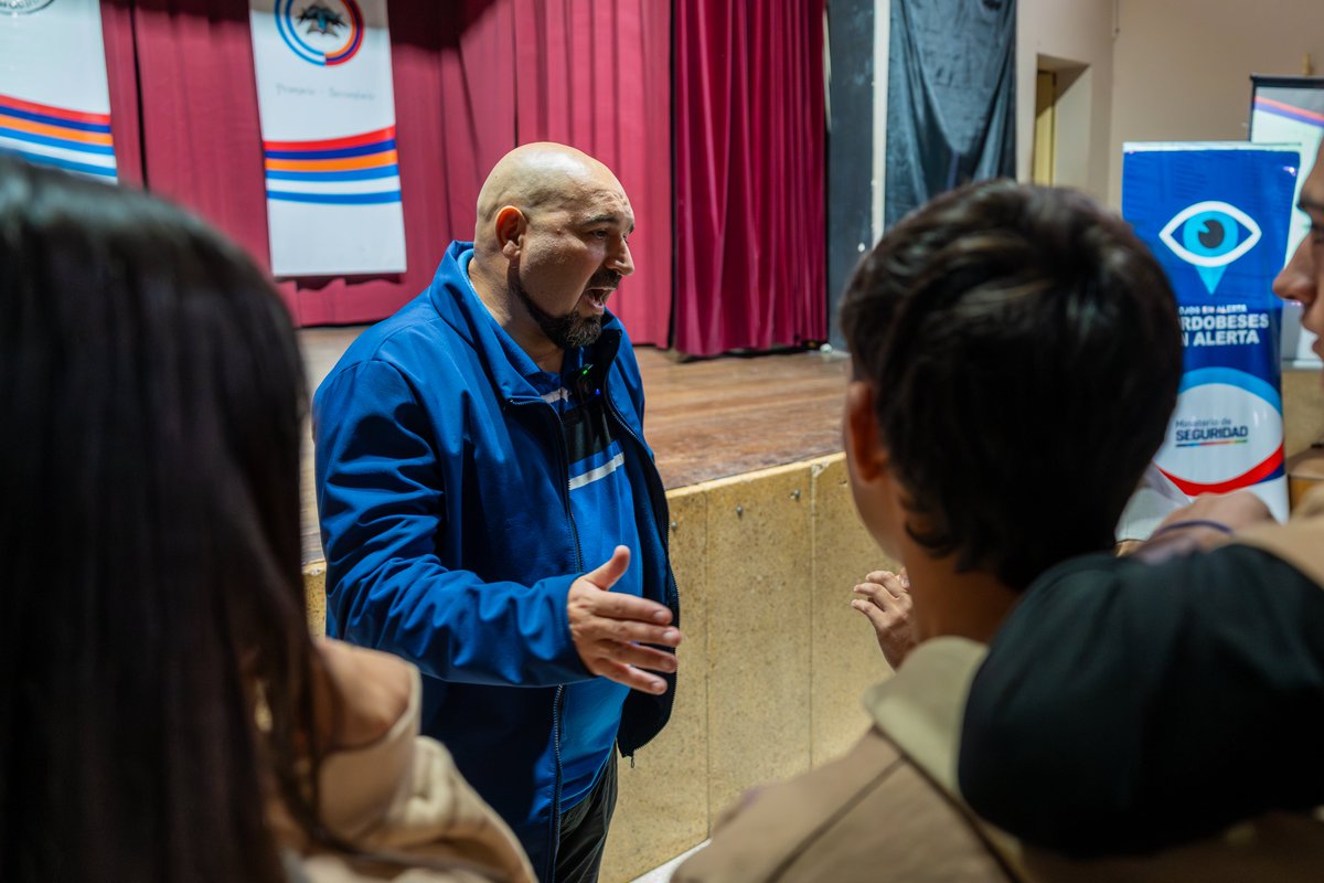 minsegcba's tweet image. 📚CORDOBESES EN ALERTA EN LA COMUNIDAD EDUCATIVA

🔹Se llevó a cabo una charla en el Colegio Manuel Belgrano de la Colectividad Armenia, en el barrio Pueyrredón de la ciudad de #Córdoba, con el fin de impulsar la implementación del programa Cordobeses en Alerta. 

🔸La actividad