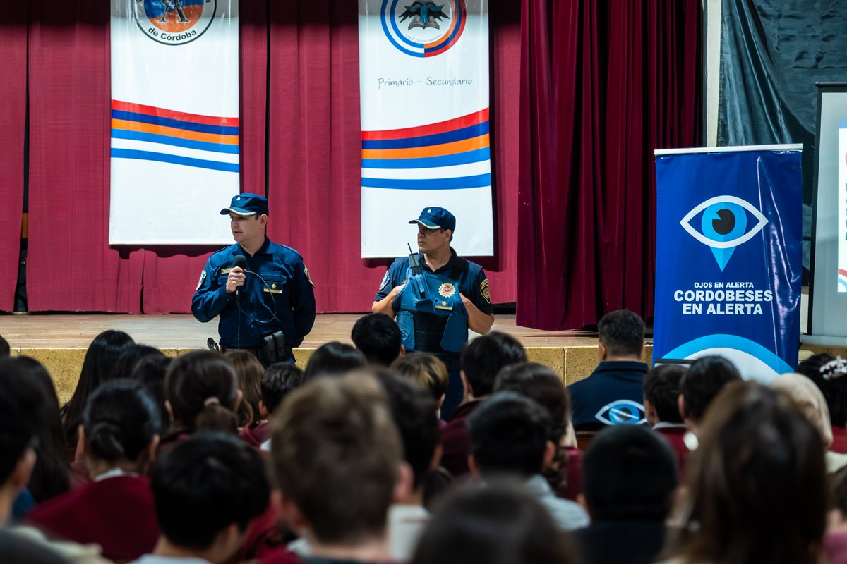 minsegcba's tweet image. 📚CORDOBESES EN ALERTA EN LA COMUNIDAD EDUCATIVA

🔹Se llevó a cabo una charla en el Colegio Manuel Belgrano de la Colectividad Armenia, en el barrio Pueyrredón de la ciudad de #Córdoba, con el fin de impulsar la implementación del programa Cordobeses en Alerta. 

🔸La actividad