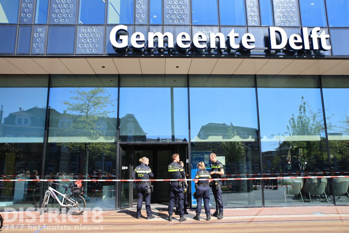 Forensisch onderzoek op Stationsplein in Delft