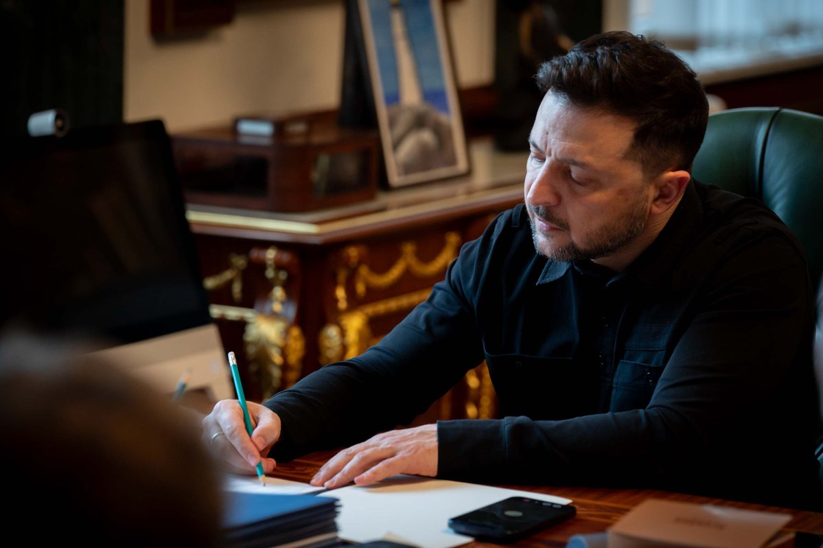 ZelenskyyUa's tweet image. I spoke with the President of the European Commission, @vonderleyen. First and foremost, we discussed the unblocking of a €90 billion support package. These funds will strengthen not only Ukraine but all of Europe, and it is important that we begin receiving them soon. All