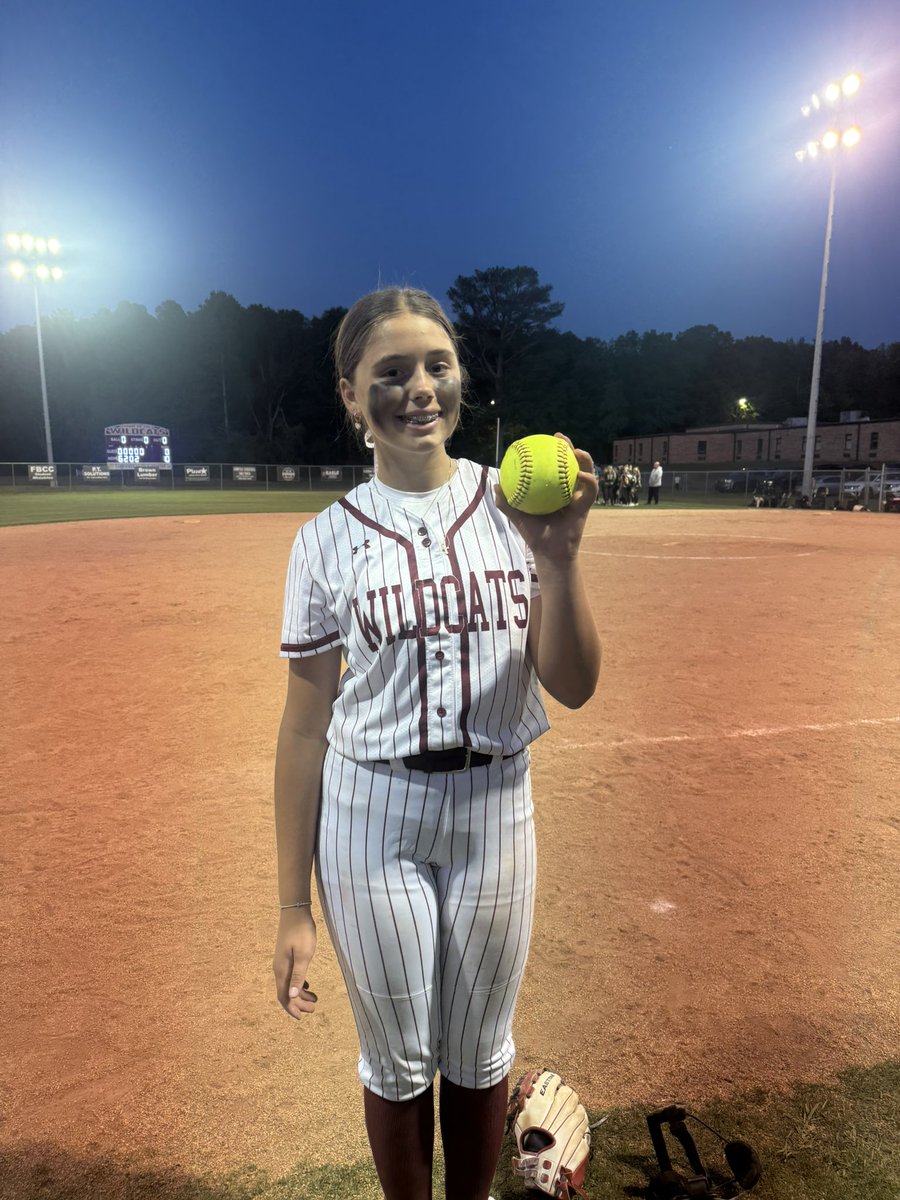 B_Richardson_18's tweet photo. Last night we got to honor our seniors with a big 10-0 run rule!  We hit a .500 as a team and were hot 1-9 in the lineup.  15 batters came up and we recorded 15 outs as a team.  Defense was on lock shutting down anything that came in play! 

I got my first varsity HR and was able to collect 9 strikeouts on the mound! Special thanks to @BlandCaitl43952 for holding it down behind the plate! 

@BSherSB 
@GTVS12_Premier
