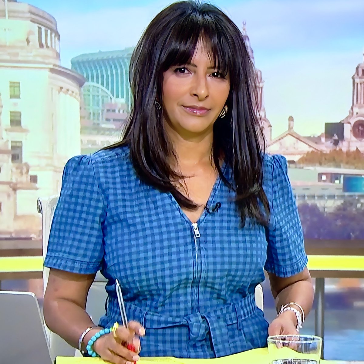 raymach1's tweet image. 𝐑𝐀𝐍𝐕𝐈𝐑

#RanvirSingh
#GMB