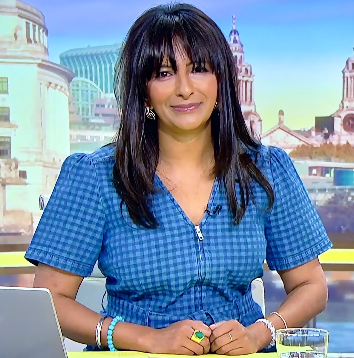 raymach1's tweet image. 𝐑𝐀𝐍𝐕𝐈𝐑

#RanvirSingh
#GMB