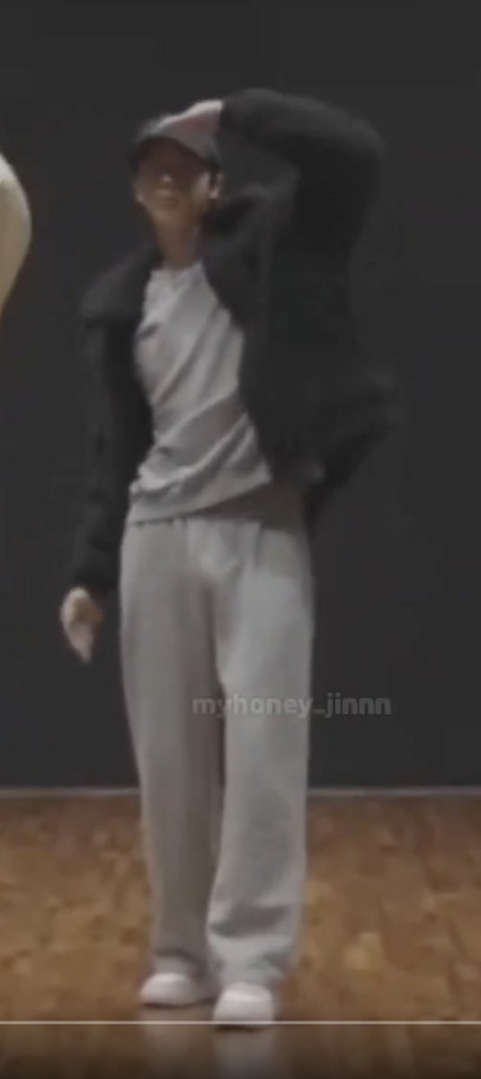 I salute you with all my being, King!
Someone please bar Seokjin from wearing light colored sweatpants while being recorded. Have mercy!