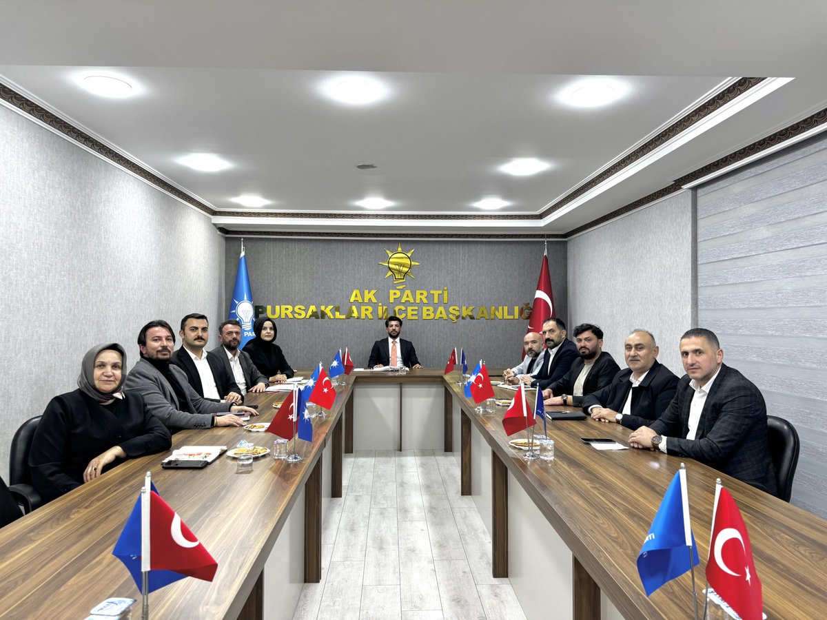 Haftalık Olağan Yürütme Kurulu Toplantımızı İlçe Başkanımız Sn. İbrahim KOPAN Başkanlığında Başkan Yardımcılarımız ile Gerçekleştirdik.
<a href="/abuyukgumus/">Ahmet Büyükgümüş</a> <a href="/hakanhanozcan/">Hakan Han ÖZCAN 🇹🇷</a> <a href="/ibrahim_kopan/">İbrahim KOPAN</a> <a href="/kurtcancelebi/">Kurtcan Çelebi</a> <a href="/AkpartiAnkara/">AK Parti Ankara</a>