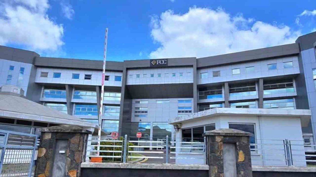 defimediainfo's tweet image. FCC : 26 arrestations et gel de Rs 160 millions en trois mois et demi dlvr.it/TS8Sg4 #FCC #arrestations #fraude #criminalité #investigation