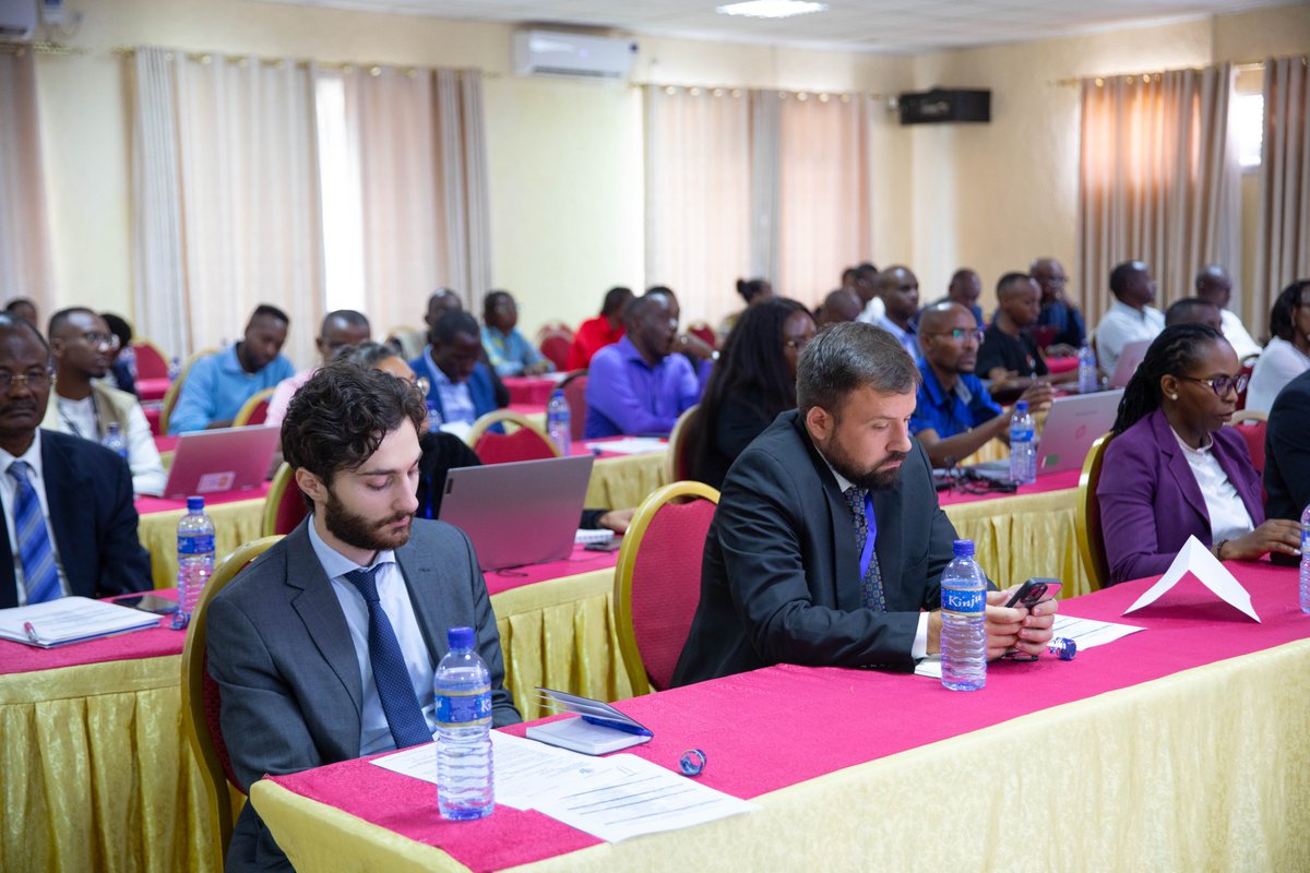 PNUDBurundi's tweet photo. « L’IA représente une opportunité de renforcer la performance des services publics et de stimuler l’innovation en faveur de la transformation économique. » @JonasMfouatie, RR a.i @PNUD. Ensemble, nous bâtissons un avenir durable et accéléré ! 🌍🤝 #DéveloppementDurable #PNUD https://t.co/uLtGZi6MVq