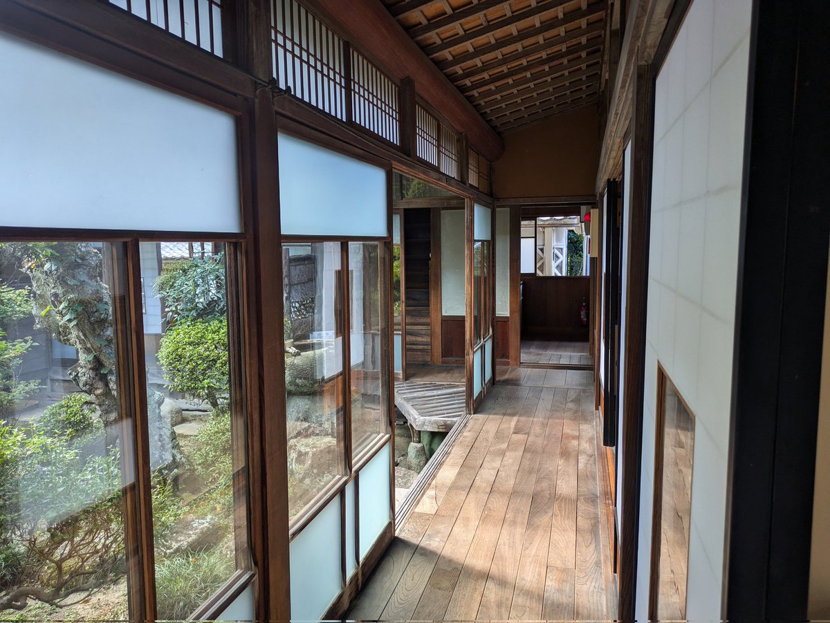 Бедный взрослый ребенок tweet media