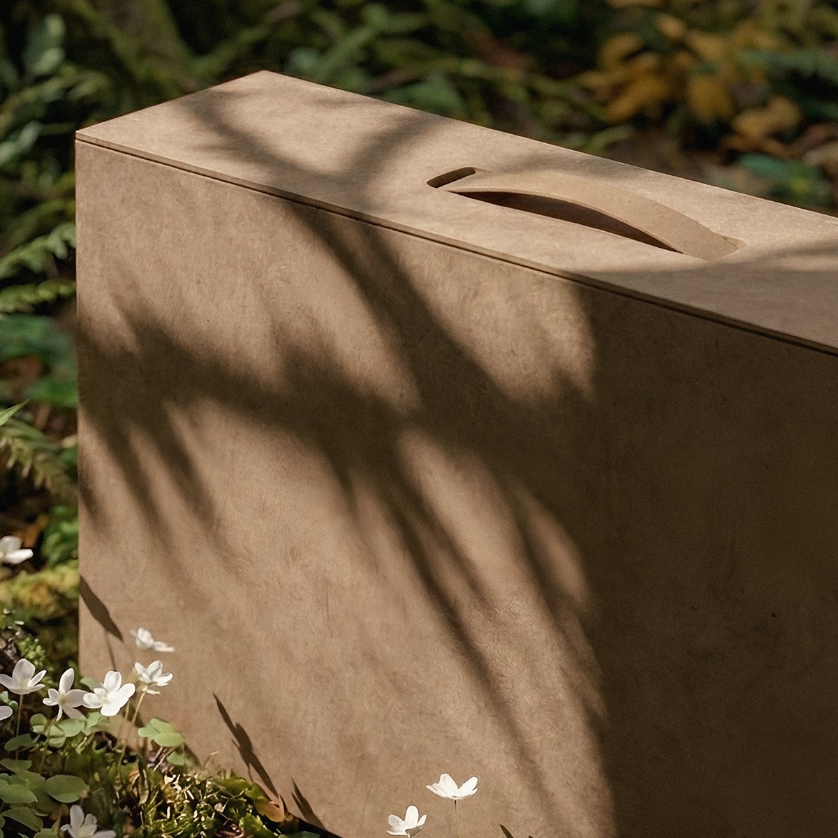 ASUS's tweet image. This #EarthDay, our passion for the planet matches our dedication to pursuing Incredible. We have poured uncompromising care into crafting #Zenbook packaging that is entirely free of single-use plastics.

#ASUS #Sustainability #PlasticFree
