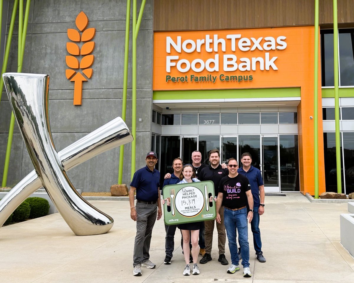 PeterbiltMotors's tweet photo. Celebrating #NationalVolunteerWeek by giving back! The Peterbilt team rolled up our sleeves and spent time sorting and packing meals at the North Texas Food Bank. We're proud to support our local community and help fight hunger.
#Peterbilt #PeterbiltPride #NTFB https://t.co/8wwZBusn68