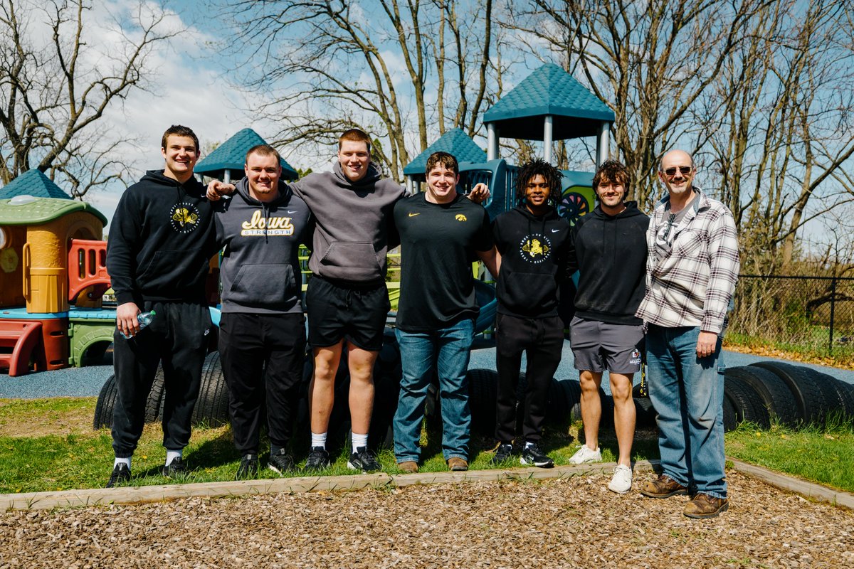 Hawkeye Football tweet media