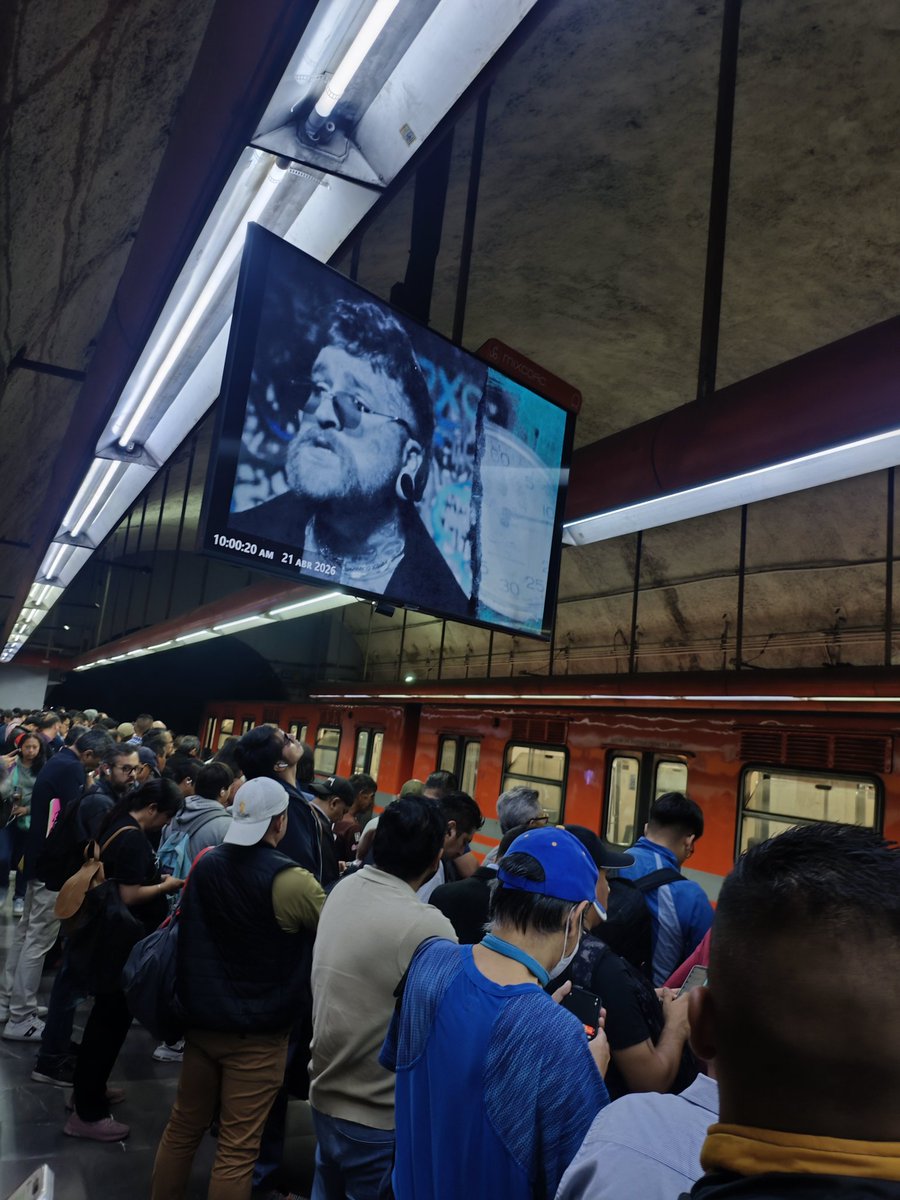 Mini_Chaneke26's tweet photo. @MetroCDMX me sofocooooooooo en la L7 https://t.co/8IG9zNZddY