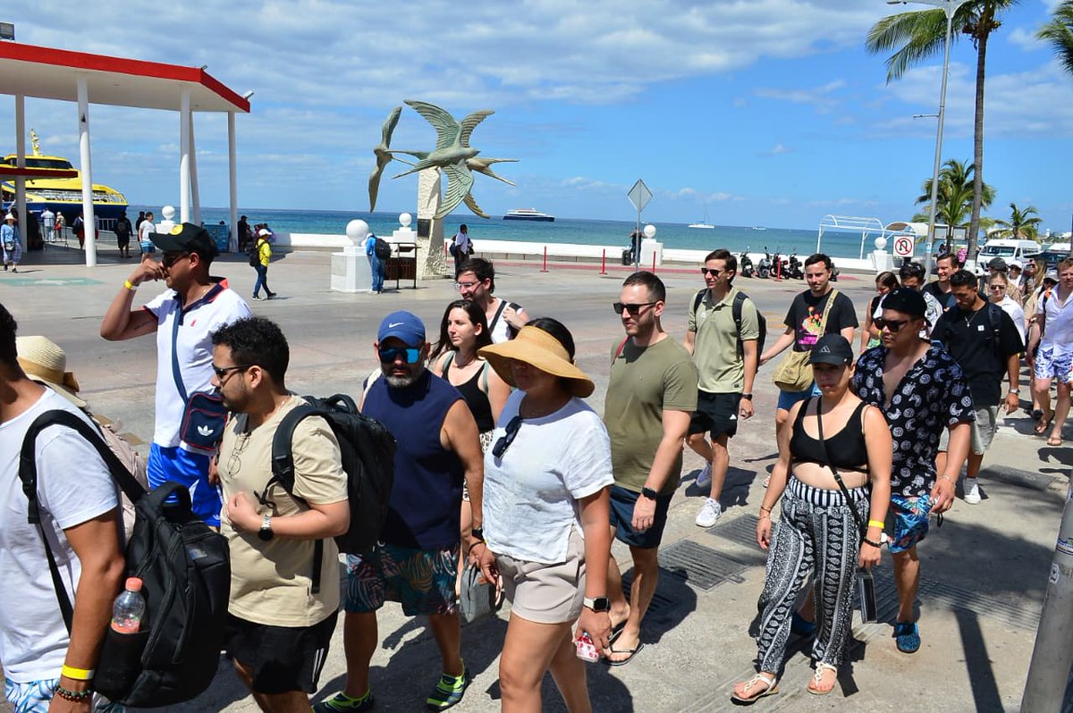 AzTurismo's tweet photo. La pregunta @josefinarodzam que queda sin respuesta: ¿cuál es la estrategia concreta de @SECTUR_mx para contener las alertas de viaje y proteger la imagen de #México como destino turístico seguro ante el mundo? 🌍 #TurismoMéxico #Teotihuacán https://t.co/pkIVxthFCC