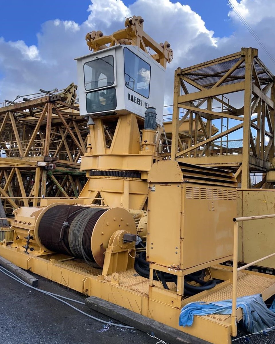 MarketBookCA's tweet image. Crane Is In Great Shape! 🌟🏗️

1986 LIEBHERR 550HC20
- 10 Sections
- 9 Standard Sections (19ft Each)
- Base Section (40'9)

📍 Langley, BC, CA
📞 +1 604-757-4886
Price &amp;amp; info ➡️ ow.ly/FOKH50YMJB1

#cranes #TowerCranesForSale #BritishColumbiaConstruction