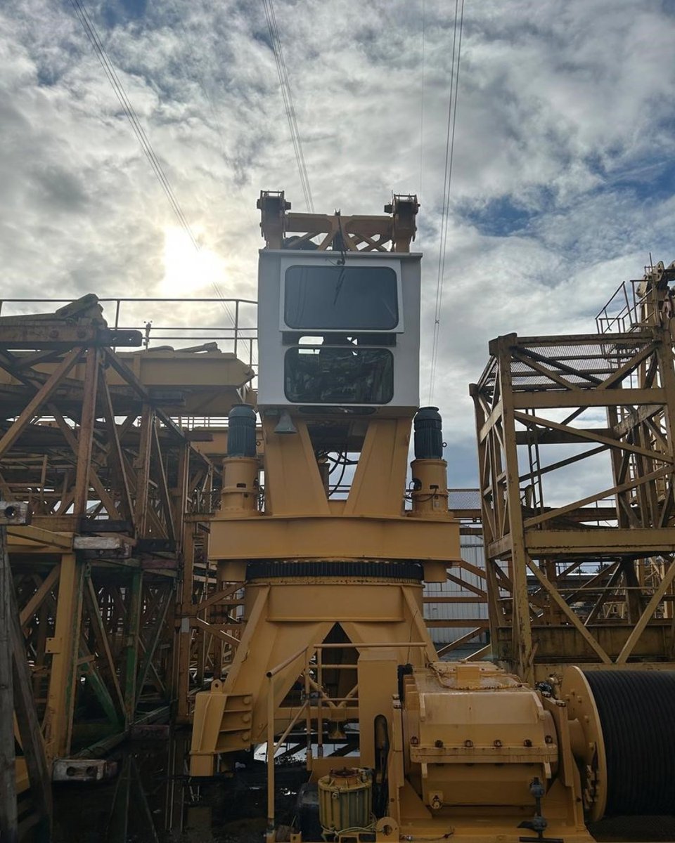 MarketBookCA's tweet image. Crane Is In Great Shape! 🌟🏗️

1986 LIEBHERR 550HC20
- 10 Sections
- 9 Standard Sections (19ft Each)
- Base Section (40'9)

📍 Langley, BC, CA
📞 +1 604-757-4886
Price &amp;amp; info ➡️ ow.ly/FOKH50YMJB1

#cranes #TowerCranesForSale #BritishColumbiaConstruction