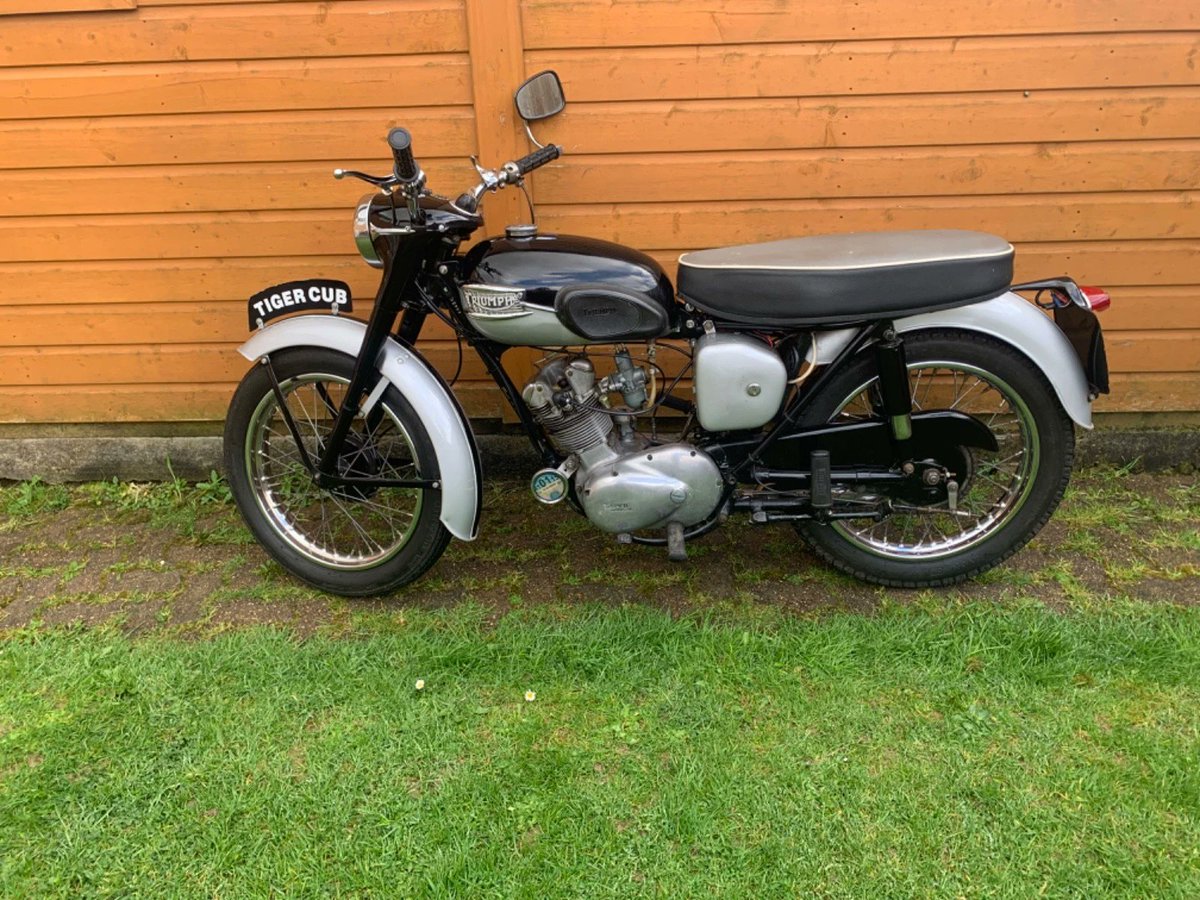 BarnfindMCycles's tweet image. Check out this nice 1962 Triumph Tiger Cub! Ebay ad here ow.ly/1fRX50YMYog #Triumphmotorcycles  #VintageBikes #ClassicMotorcycles #MotorcycleRestoration #RetroRides barnfindmotorcycle.com