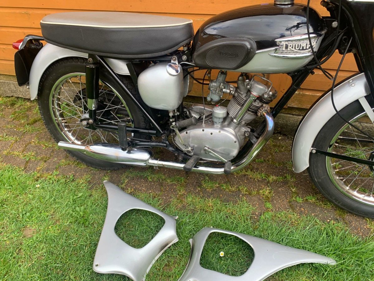 BarnfindMCycles's tweet image. Check out this nice 1962 Triumph Tiger Cub! Ebay ad here ow.ly/1fRX50YMYog #Triumphmotorcycles  #VintageBikes #ClassicMotorcycles #MotorcycleRestoration #RetroRides barnfindmotorcycle.com