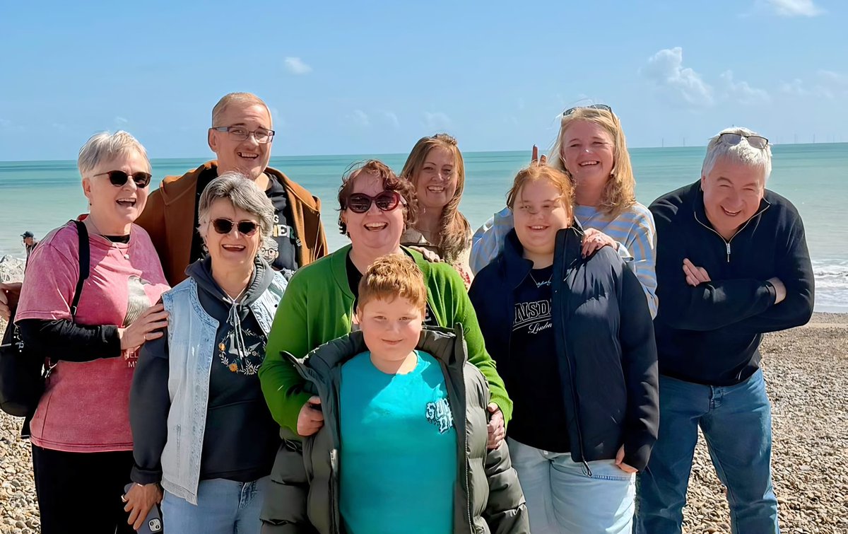 MeaningfulCareM's tweet image. Lovely time with MCM UK &amp;amp; Ireland team and Peter, Amanda from Australia—work, fun, and team growth by the sea! #Teams #Freetobeme #TimeTogether