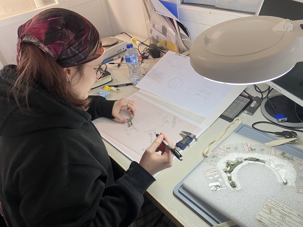 eveha_archeo's tweet image. L’agence de Toulouse accueille depuis début avril Louise Bessière, étudiante en Master 2 ATRIDA - Toulouse. L’occasion pour elle de découvrir auprès de nos collègues la diversité des spécialités de l’archéologie. 
Bienvenue à elle !
#Archéologie #Éveha  #stage #masterATRIDA