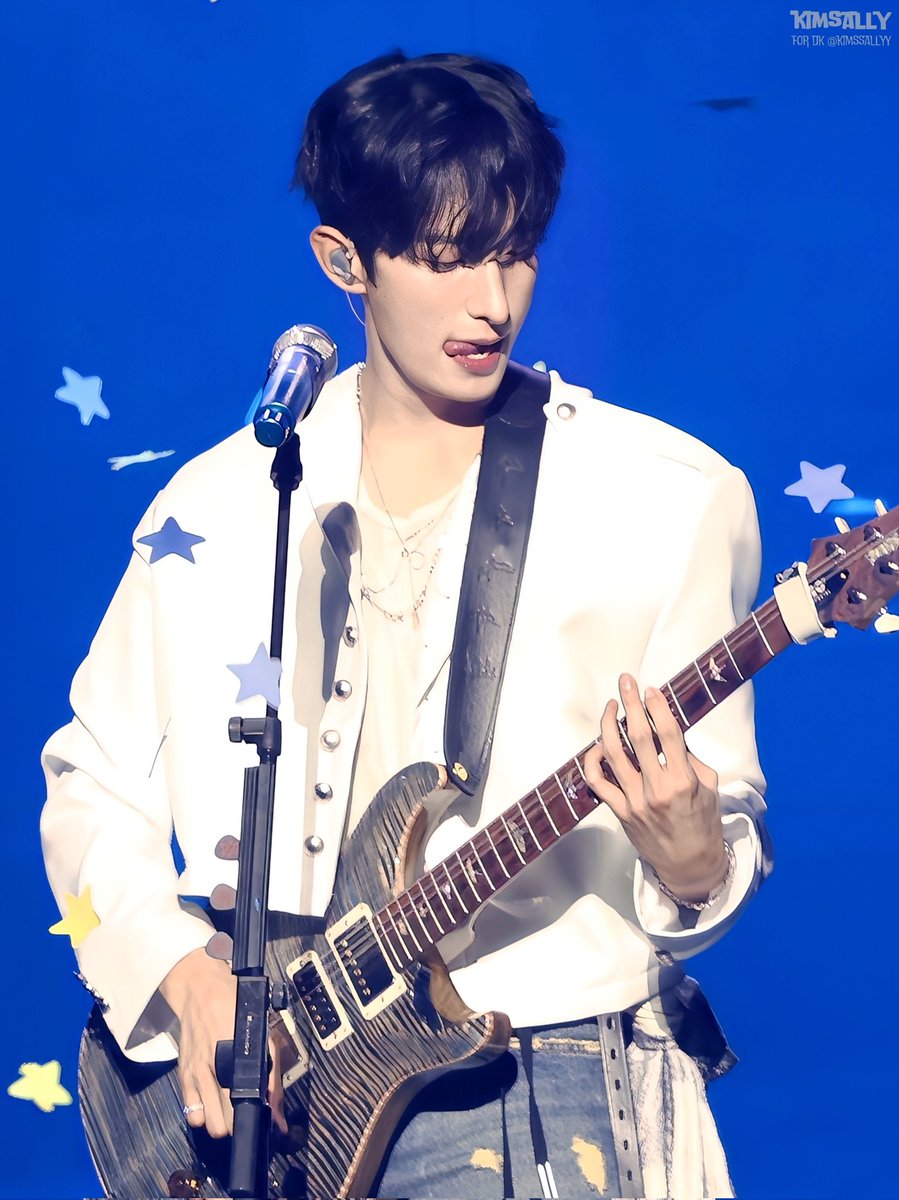 kimssallyy's tweet photo. DxS SERENADE ON Stage in Incheon

내 삶 속에 넌 유일한 Rockstar💙

#도겸 #이석민 #ドギョム #DOKYEOM 
#세븐틴 #SEVENTEEN https://t.co/NsLkewyZyc